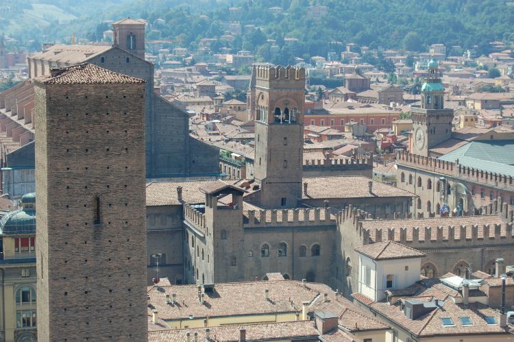 Torre Altabella, Torre Arengo, Torre dell'Orologio, Torre Lambertini